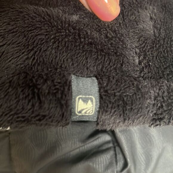 Wind River Fuzzy Vest Size Small - Picture 9 of 9